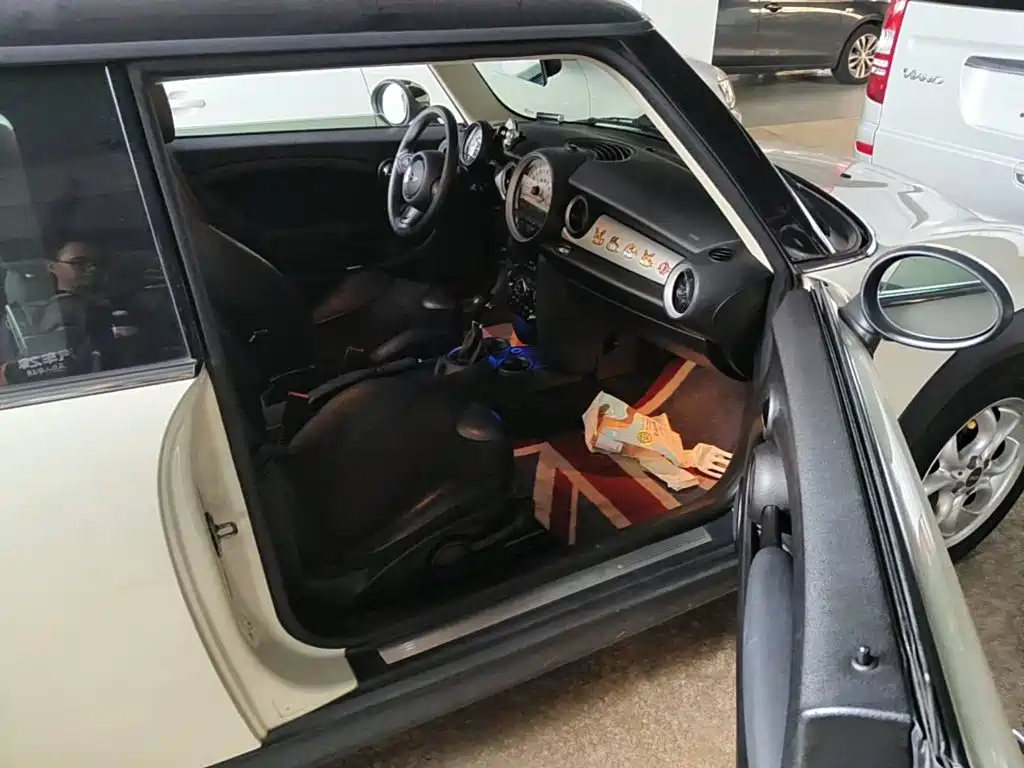 MINI MINI 2014 2011 1.6L COOPER Fun