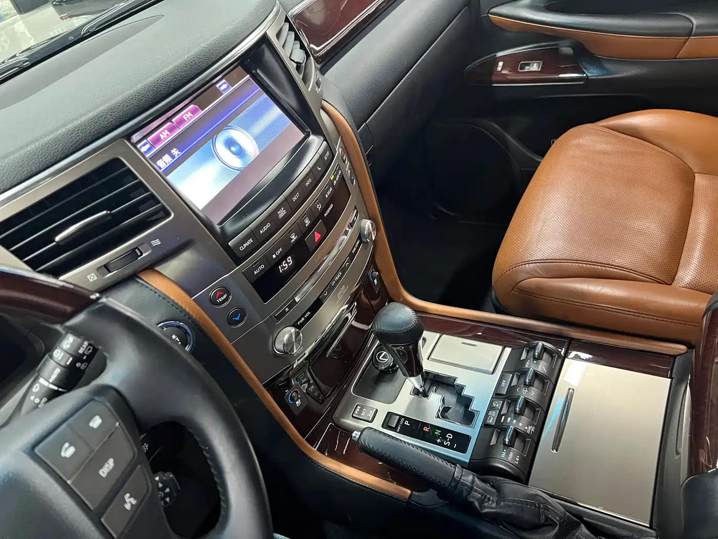 Lexus LX 2013 570 фото 20