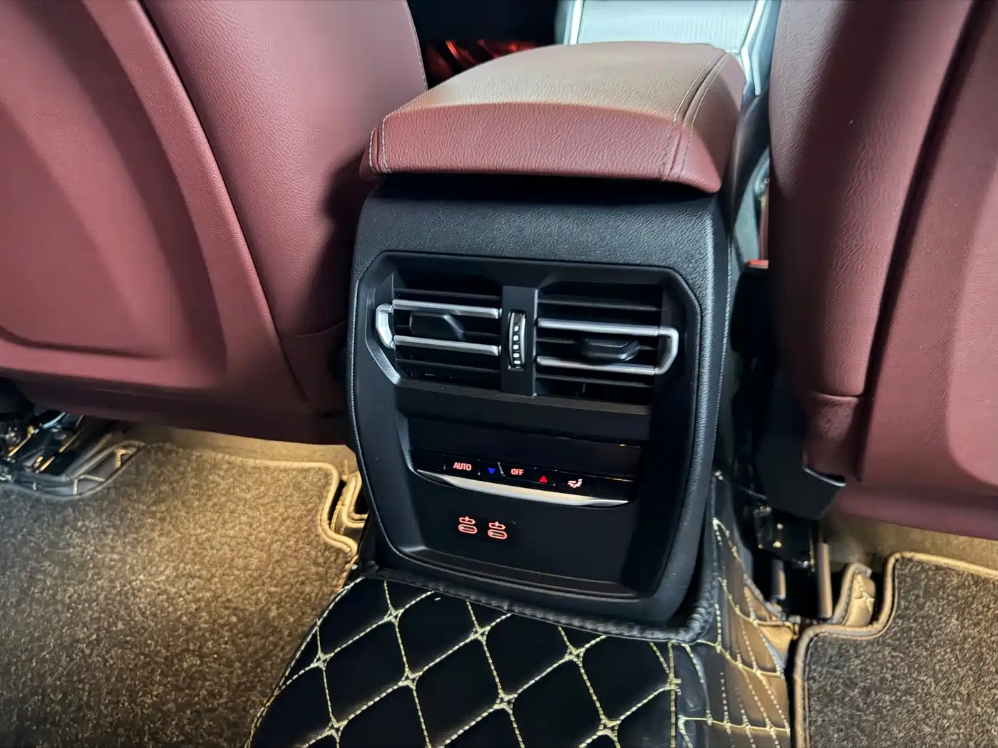 BMW 3 Series 2023 325Li M Sport Black Night Package фото 11