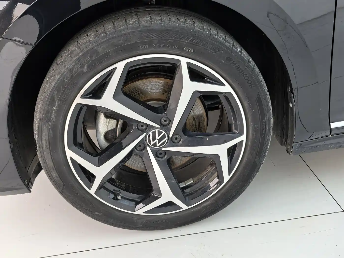 Volkswagen Passat 2024 380TSI Starlight Dragon Soaring Edition фото 5