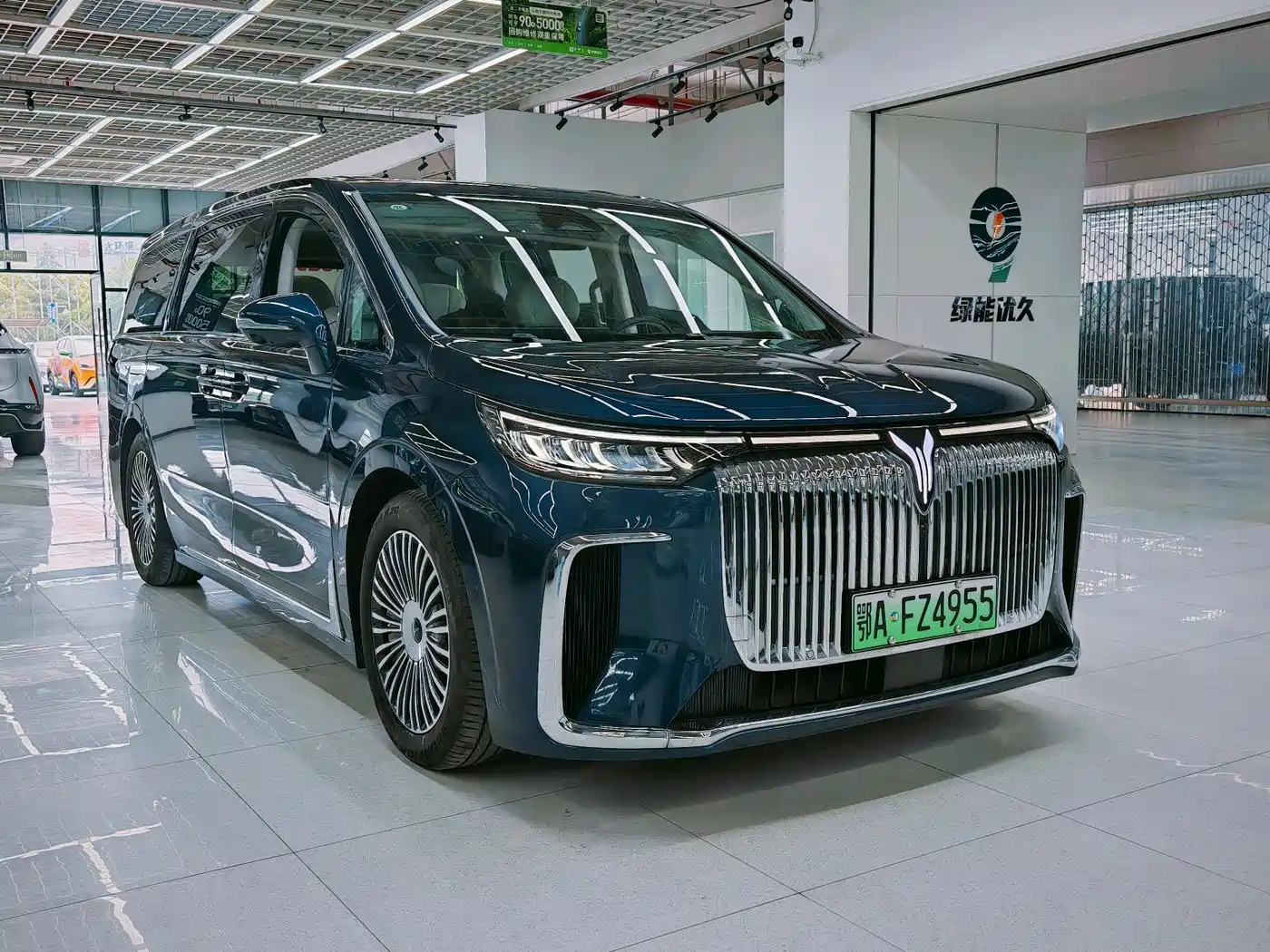 Voyah Auto Voyah Dreamer 2025 PHEV AWD Flagship Kunpeng Edition фото 3