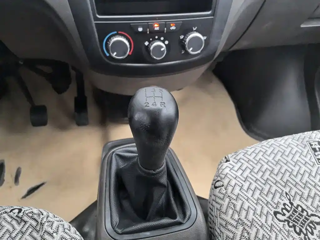 Wuling Motors Wuling Rongguang 2016 2015 1.2L S Base CNG