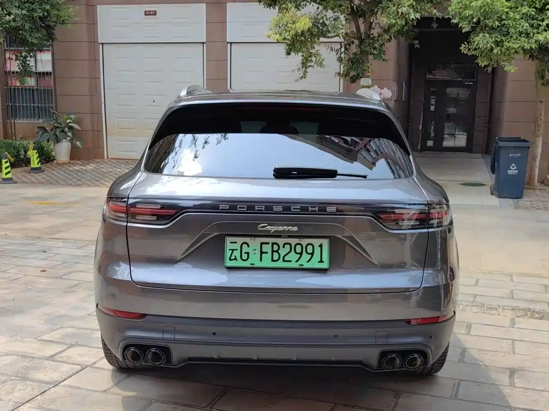 Porsche Cayenne New Energy 2022 Cayenne E-Hybrid 2.0T Platinum Edition фото 14