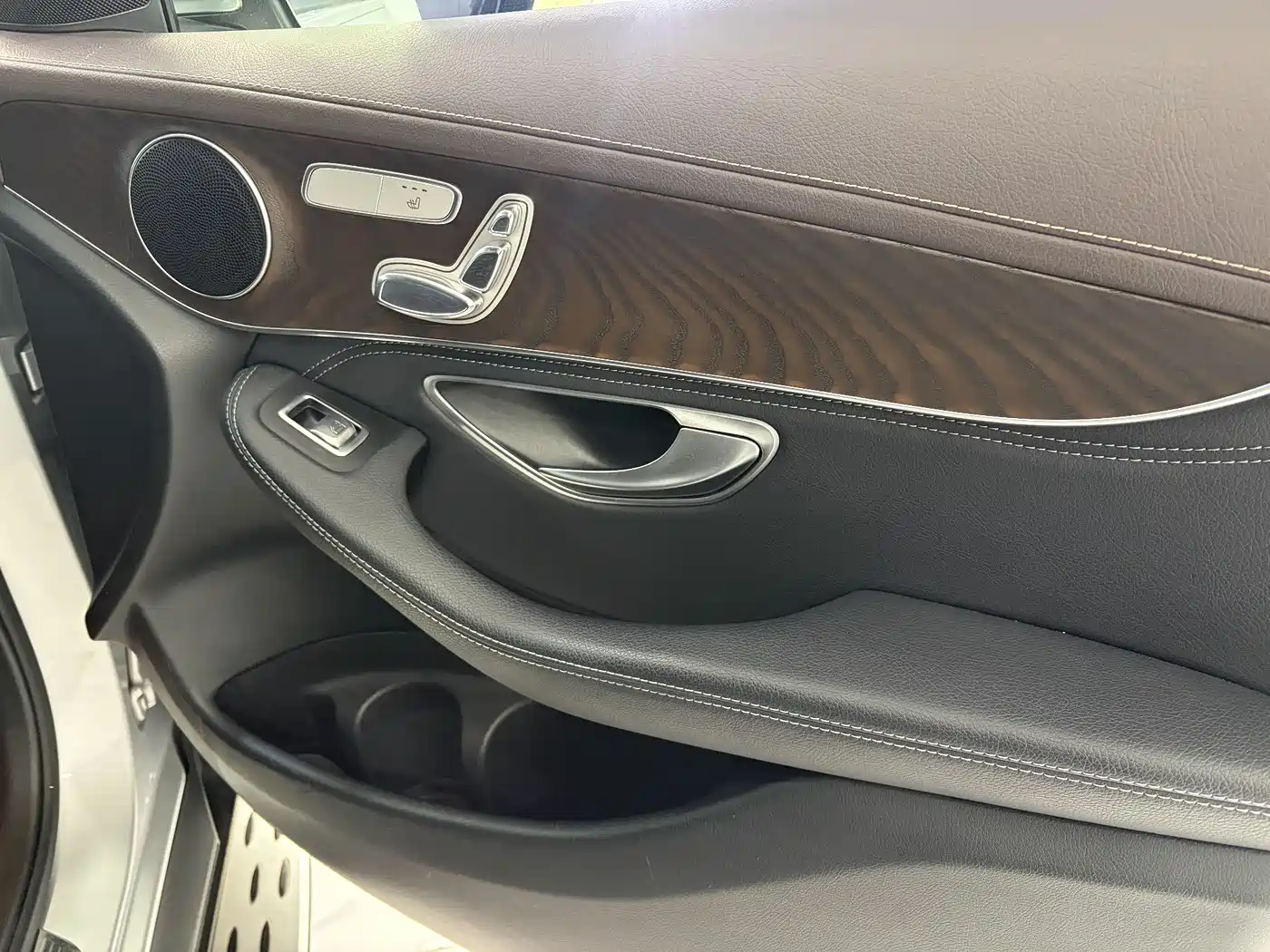 Mercedes-Benz GLC 2017 GLC 300 4MATIC Dynamic фото 8