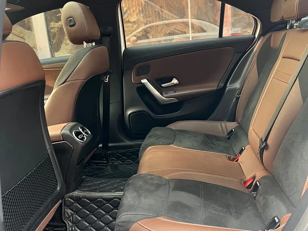 Mercedes-Benz A-Class 2020 A 200 L Sport Sedan фото 8