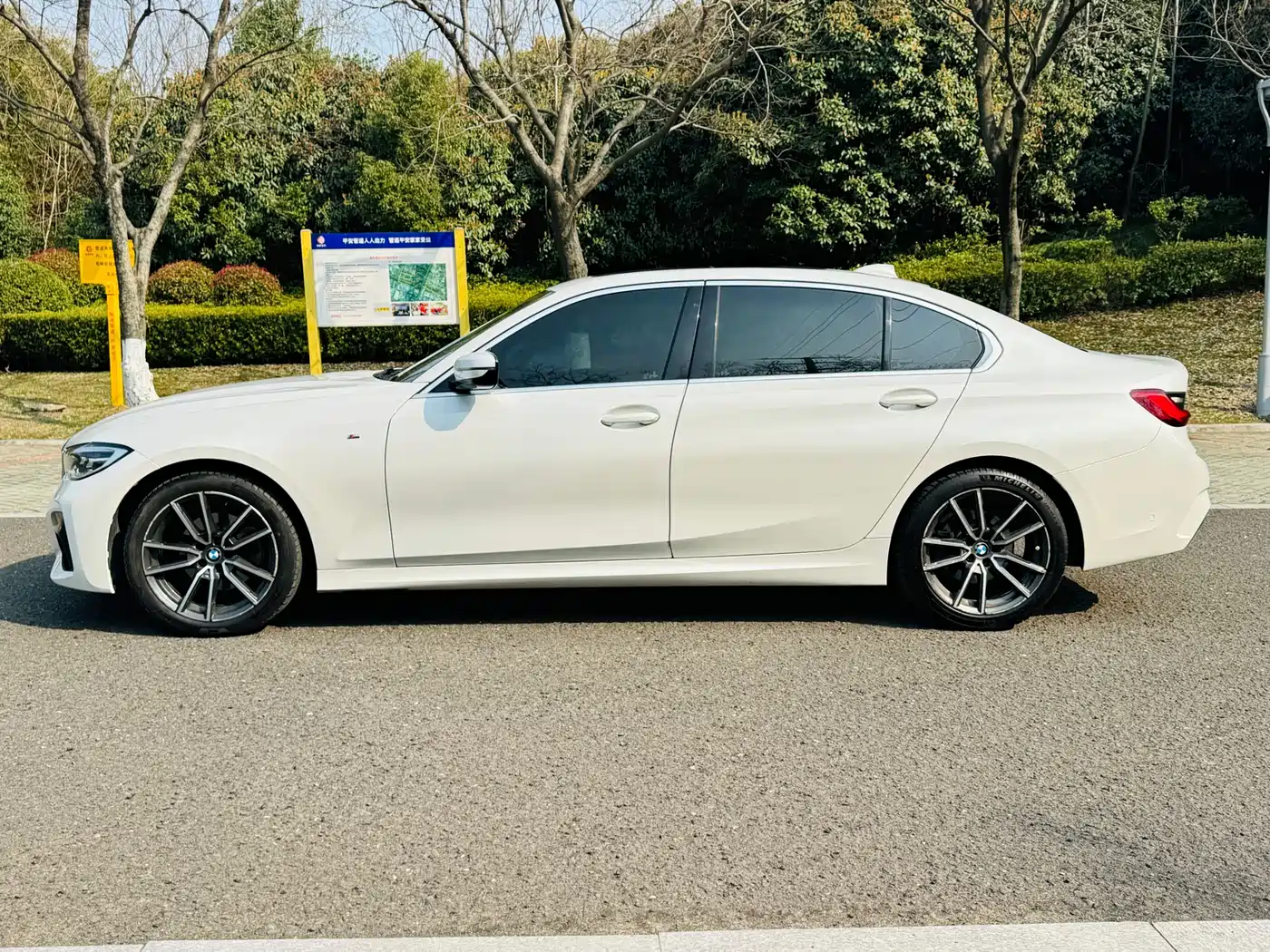 BMW 3 Series 2020 325Li M Sport Package фото 3