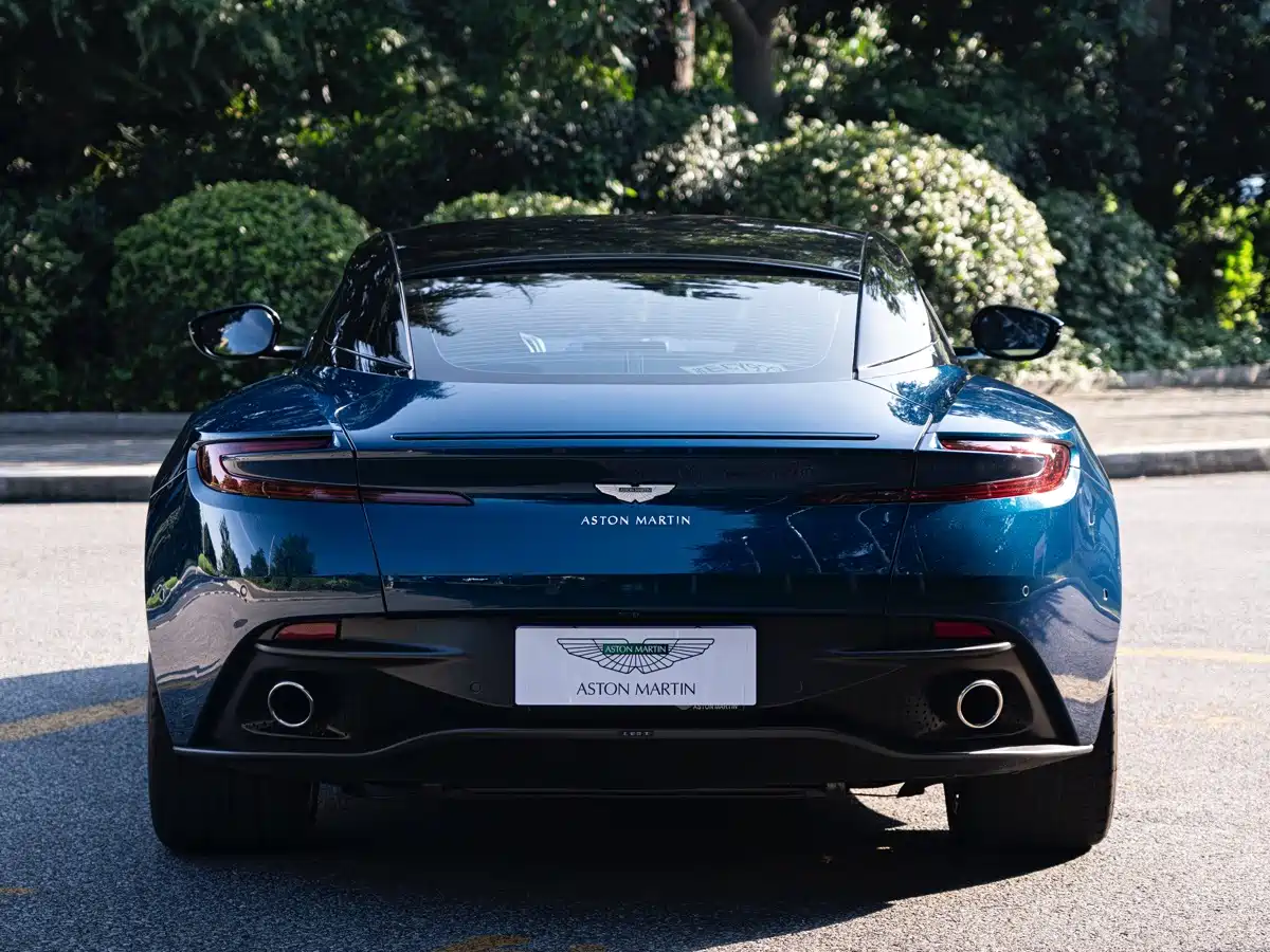 Aston Martin DB11 2022 2022 4.0T V8 Coupe