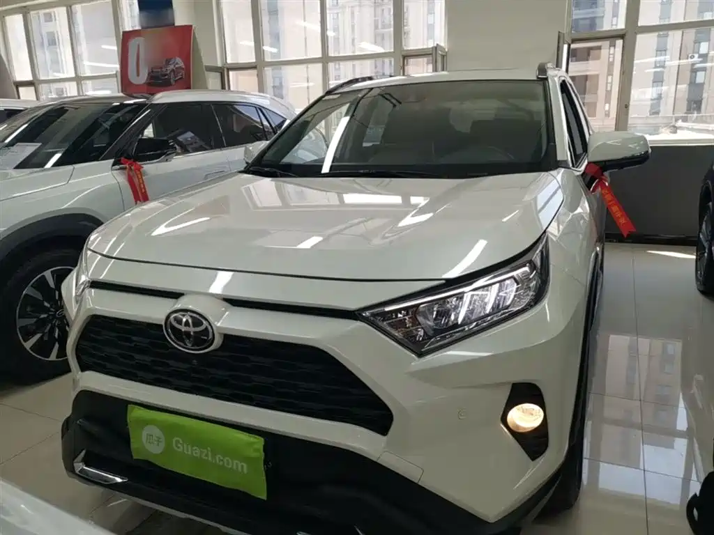 Toyota RAV4 Rongfang 2020 2.0L CVT 2WD Fashion PLUS фото 3