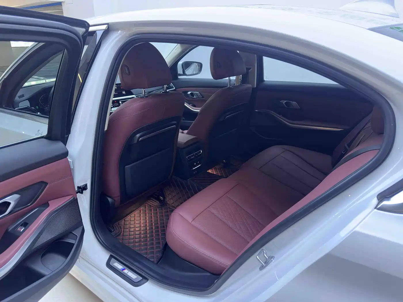 BMW 3 Series 2022 320Li M Sport Package фото 8