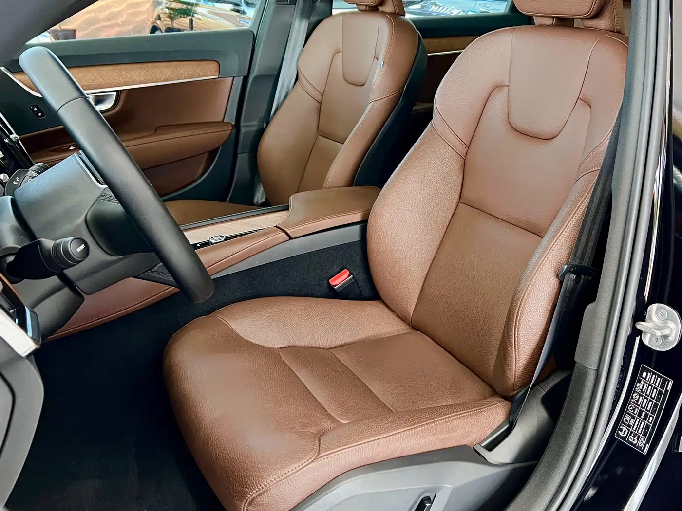 VOLVO S90