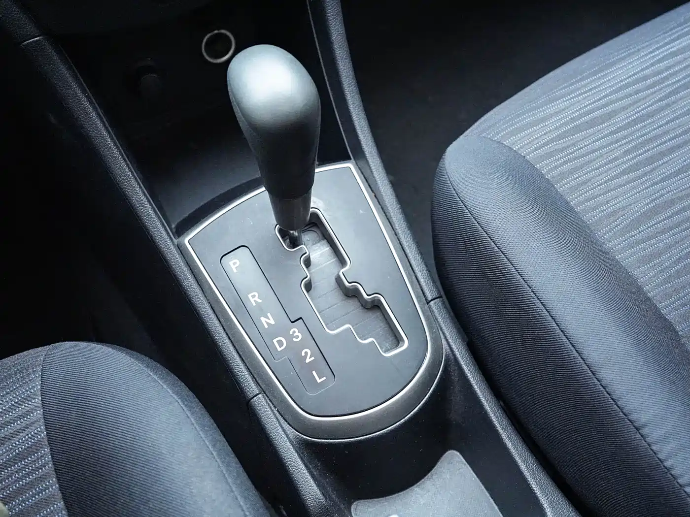 Hyundai Reina 2014 Model 1.4L Automatic GLX фото 9