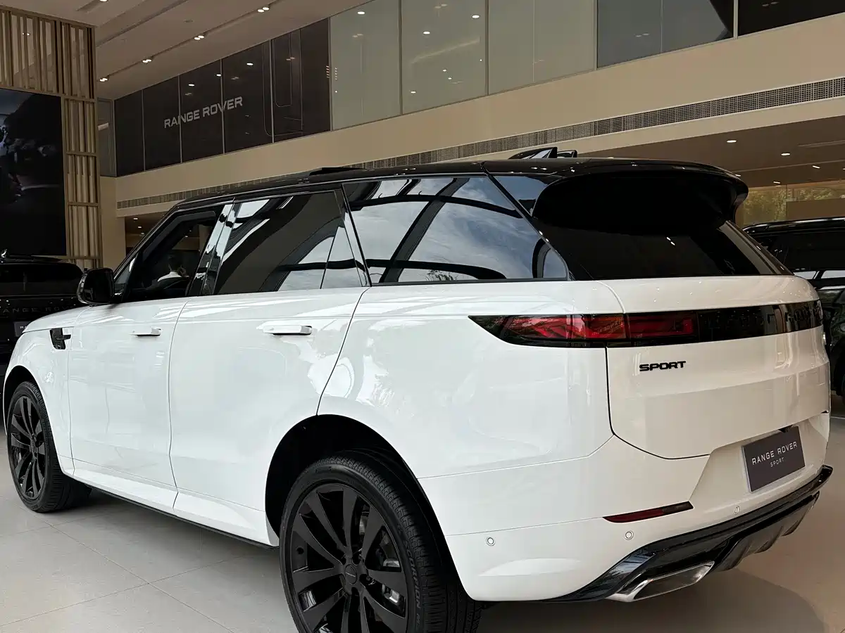 Land Rover Range Rover Sport фото 11