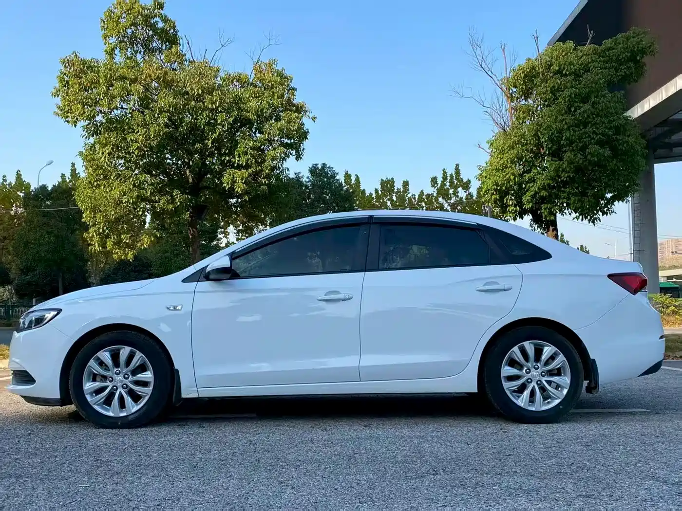 Buick Excelle 2019 15T DCT CrossFire Limited Fearless Edition фото 10