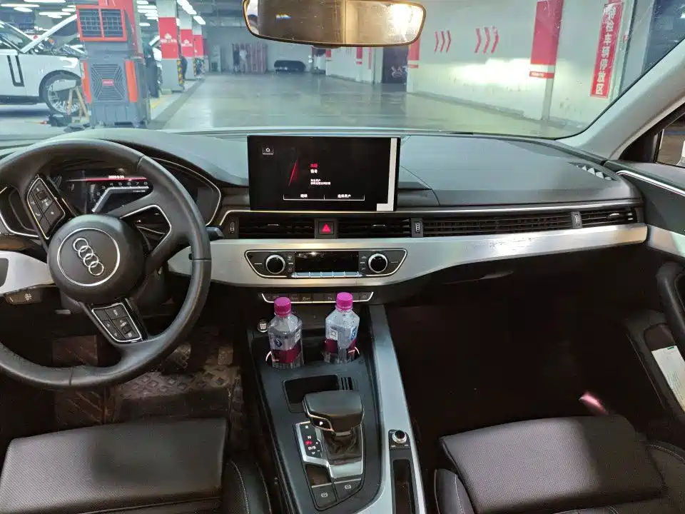 Фото 5 - Audi A4L