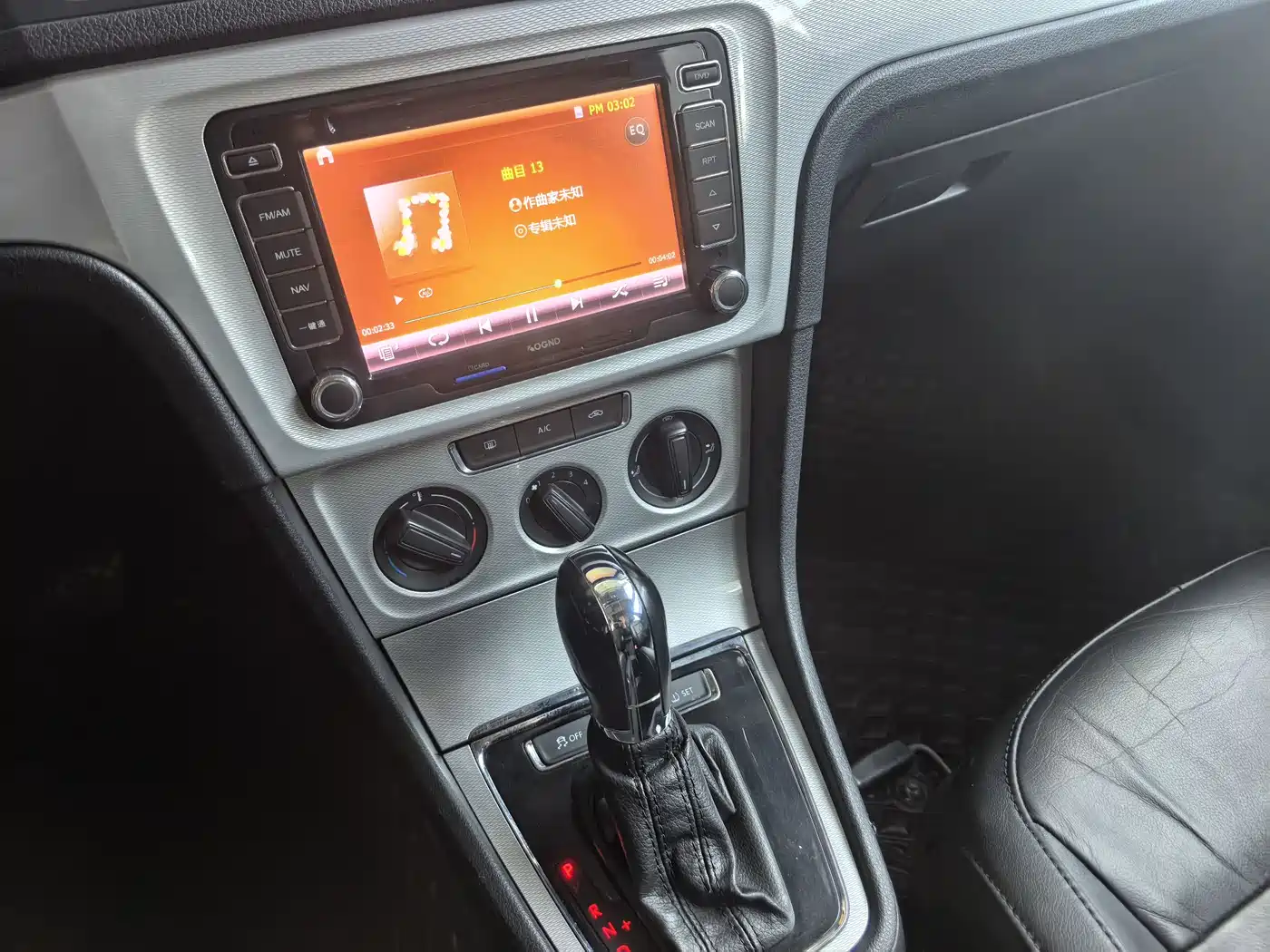 Volkswagen Lavida Tour 2013 1.6L Automatic Comfort фото 9