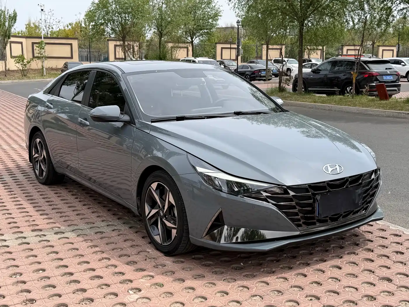 Hyundai Elantra 2022 1.5L CVT GLX Elite Edition фото 3