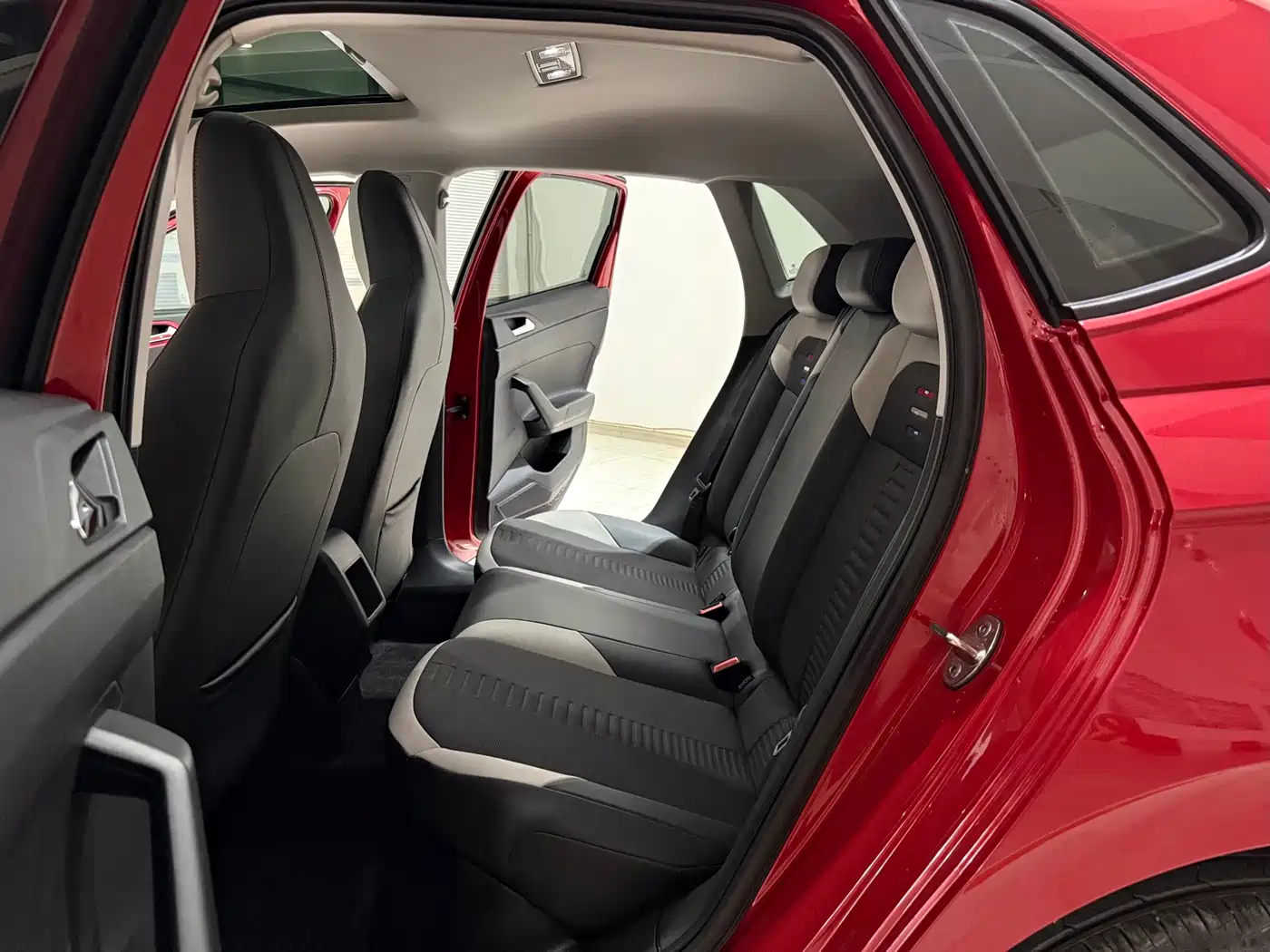 Volkswagen Polo 2022 2023 Plus 1.5L Automatic Colorful Tech Edition