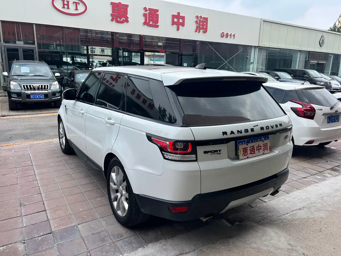 Land Rover Range Rover Sport 2017 3.0 SC V6 SE фото 5