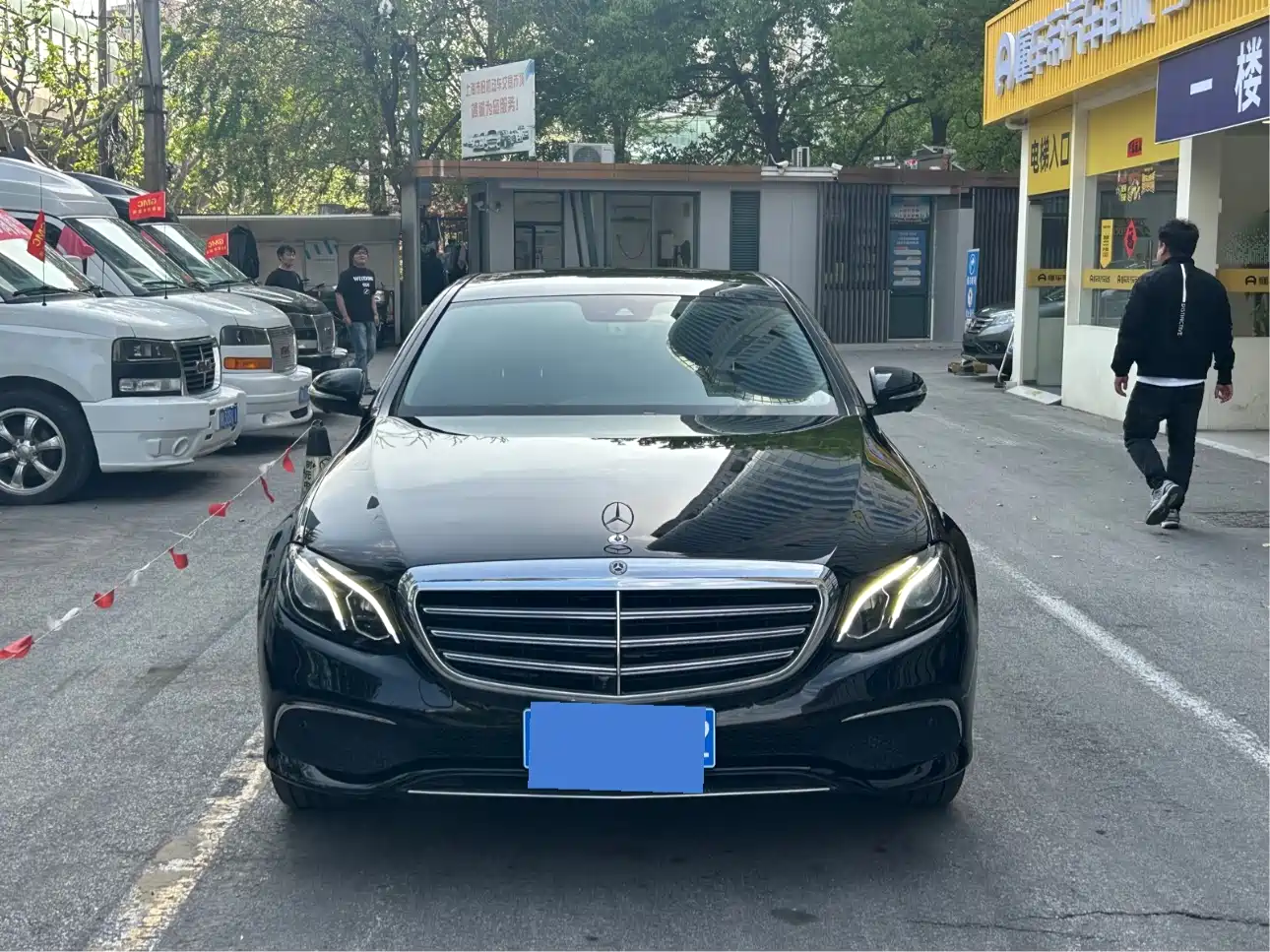 Mercedes-Benz E-Class 2018 E 300 L Luxury фото 2