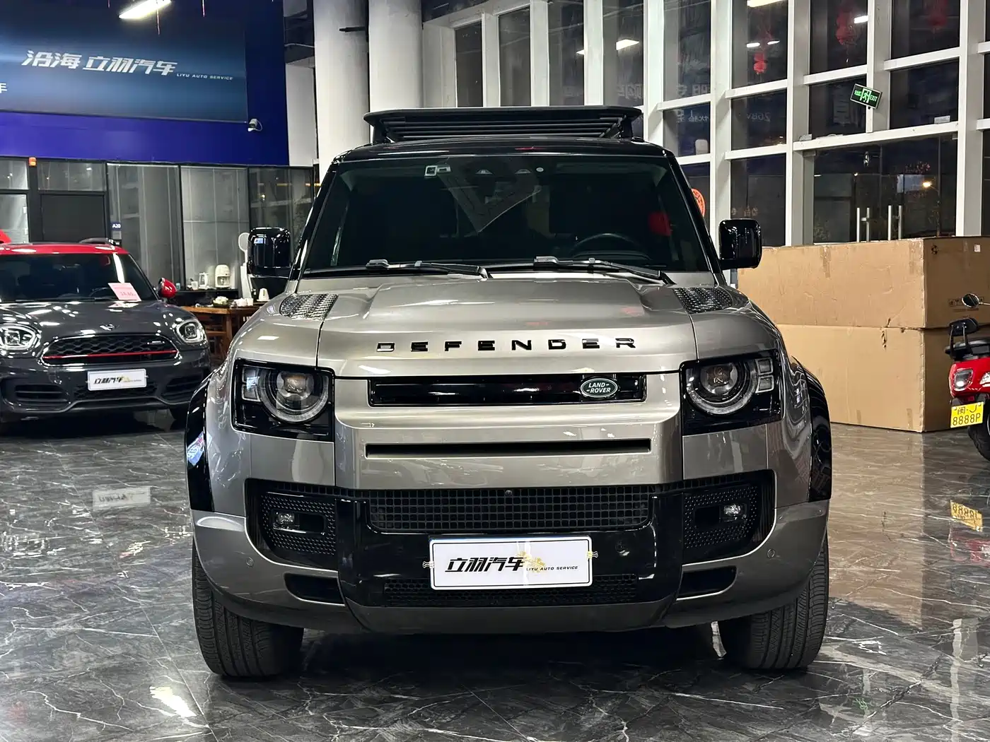 Land Rover Defender 2023 Facelift 90 3.0T P400 XS фото 2