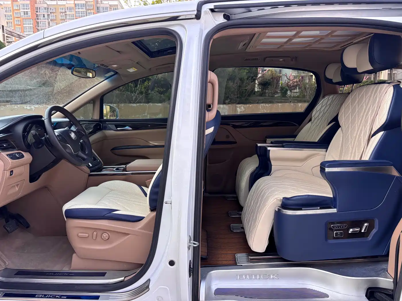 Buick GL8 2017 ES 28T Premium China V фото 17