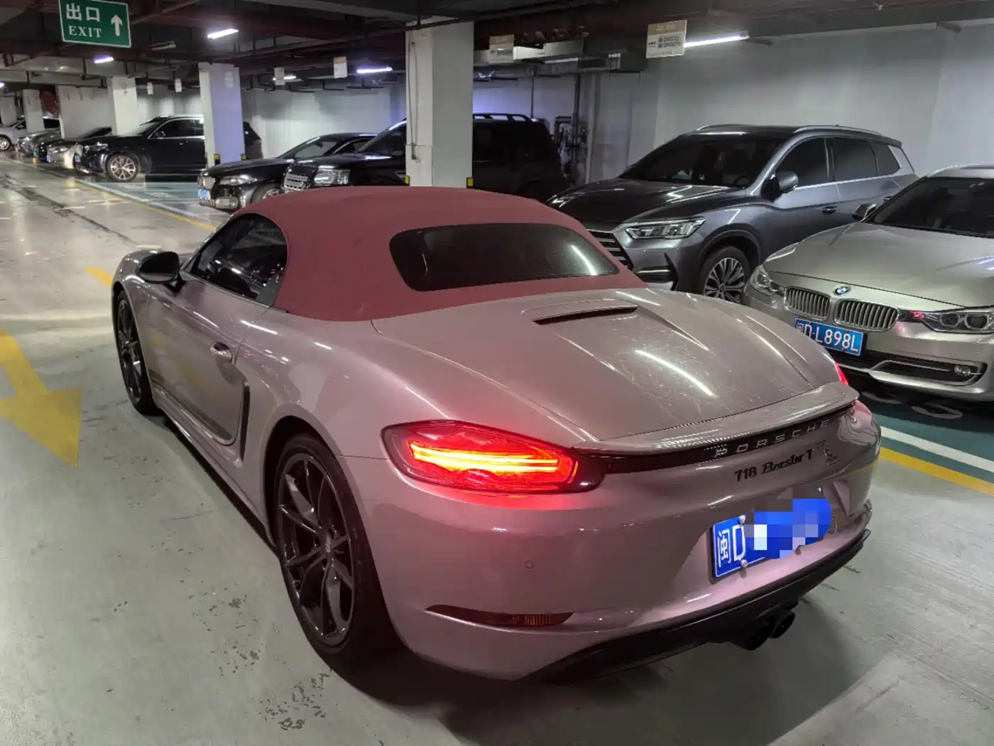 Porsche 718 2022 Boxster T 2.0T фото 8
