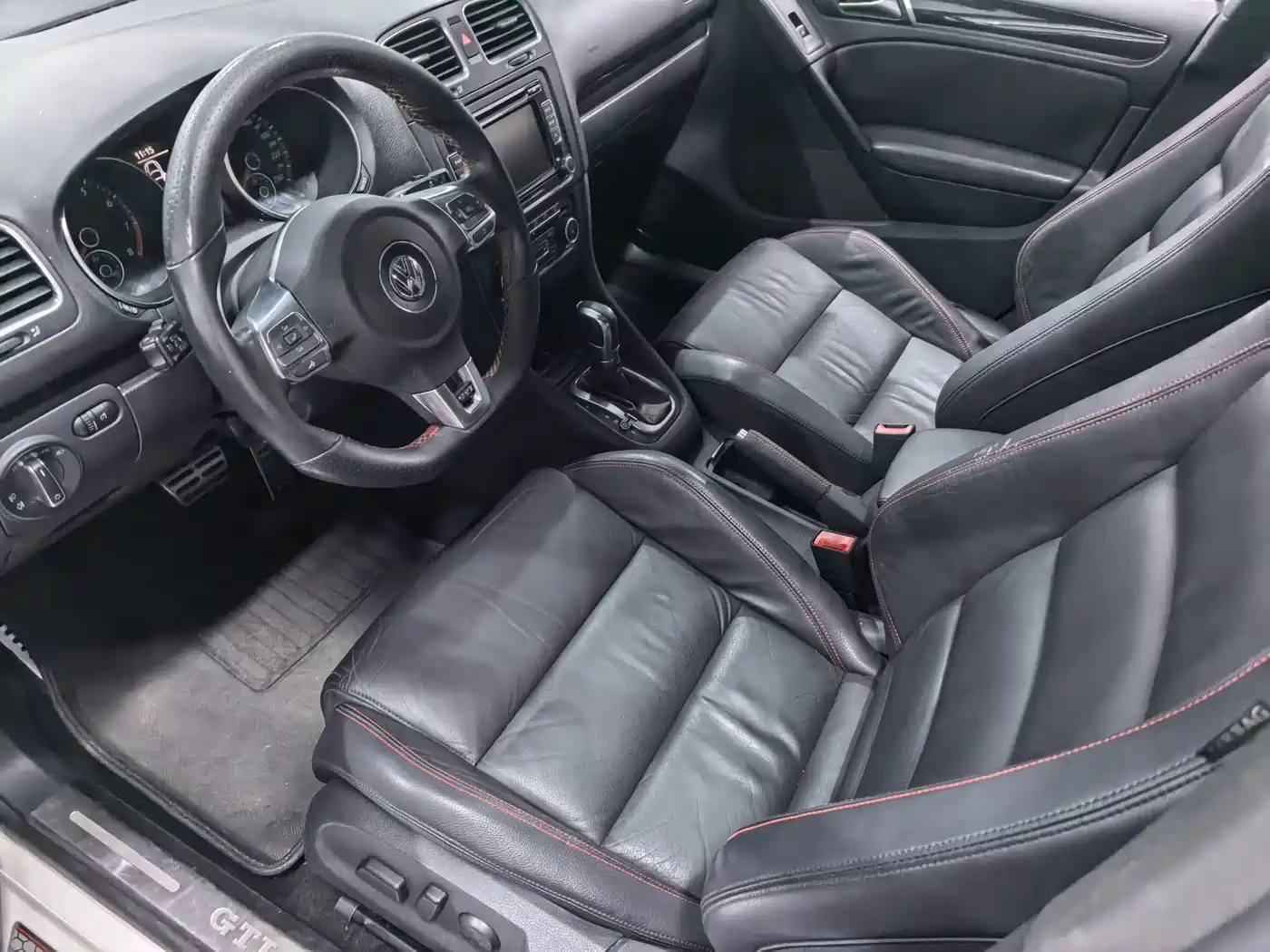 Volkswagen Golf GTI 2012 2.0TSI GTI фото 8