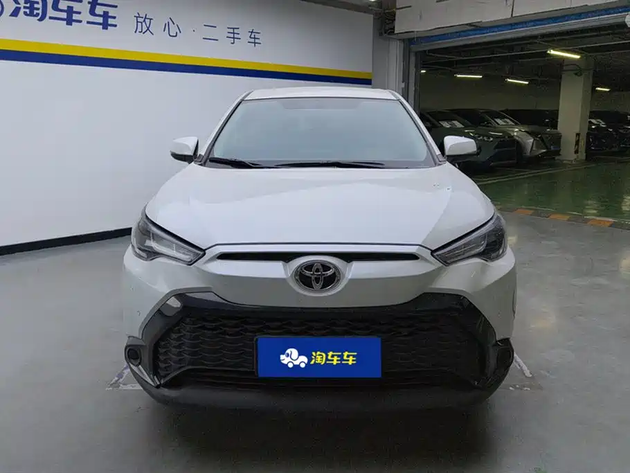 Toyota Frontlander 2024 2.0L CVT Elite Plus Edition фото 2