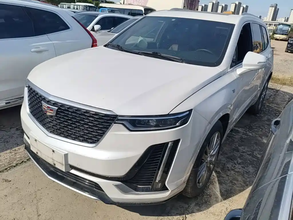 Фото 2 - Cadillac XT6