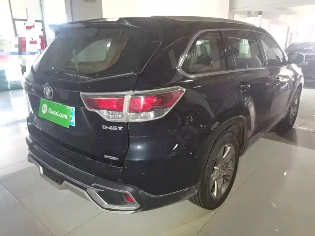 Photo 7 - Toyota Highlander