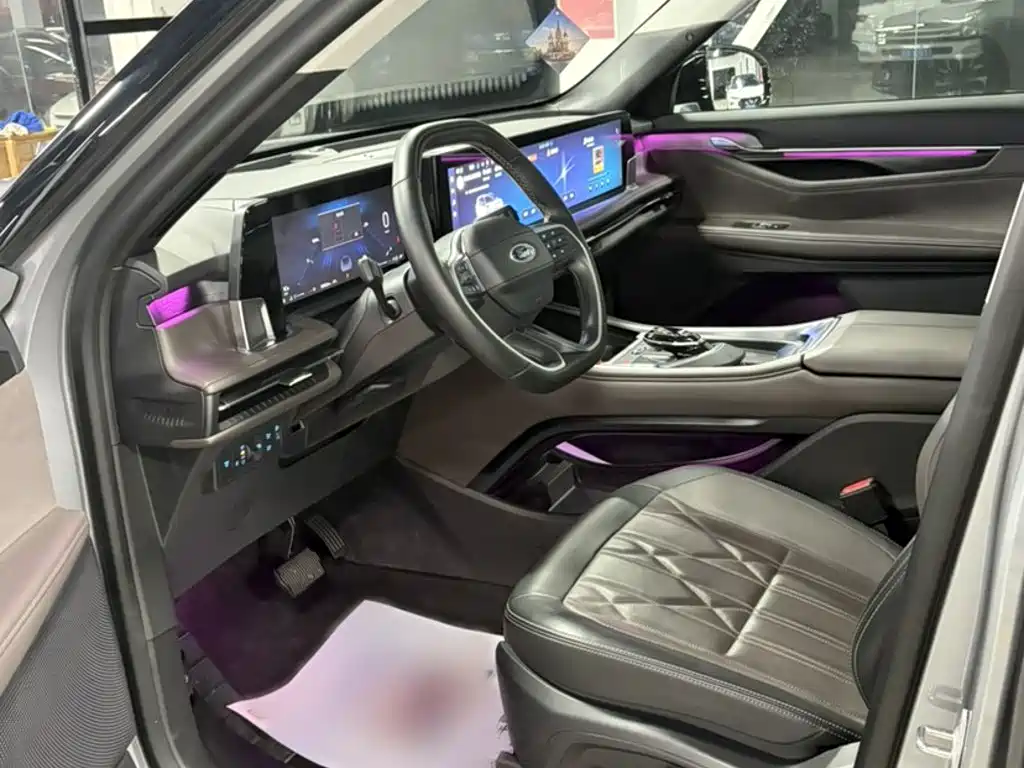 Фото 11 - Ford Edge