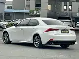 Фото 8 - Lexus IS