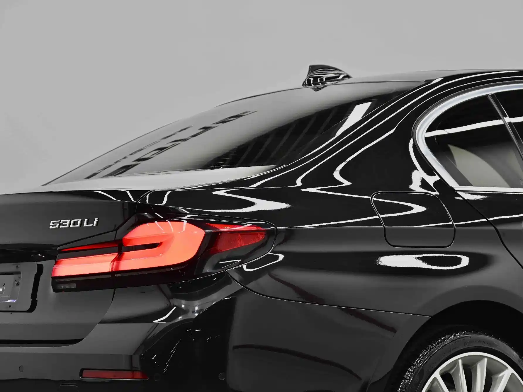صورة 15 - BMW 5 Series