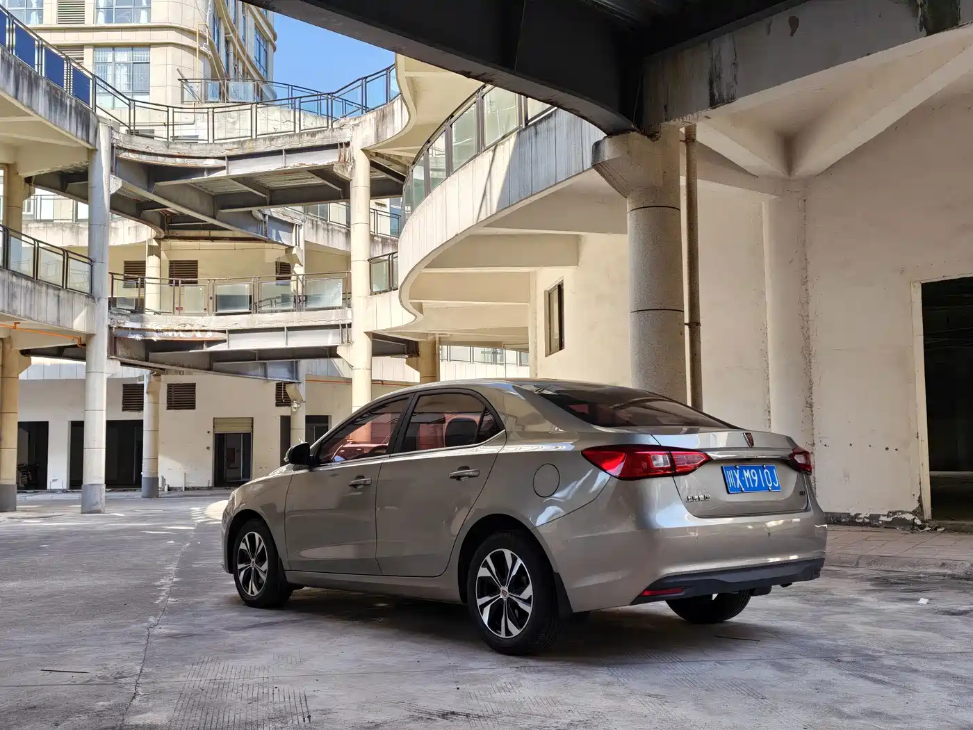 Roewe 360 2017 2017 1.5L Manual Luxury Edition