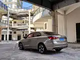Фото 4 - Roewe 360