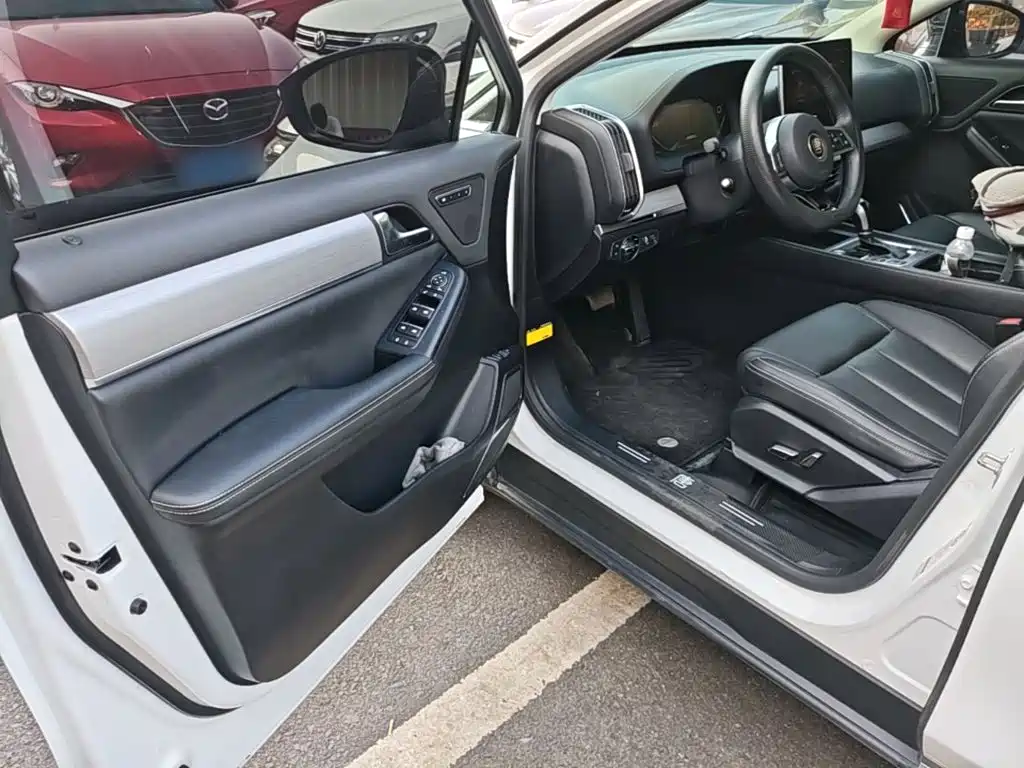BYD Tang 2018 2018 2.0T Automatic Smart Connection Honor Edition 7-Seater China V