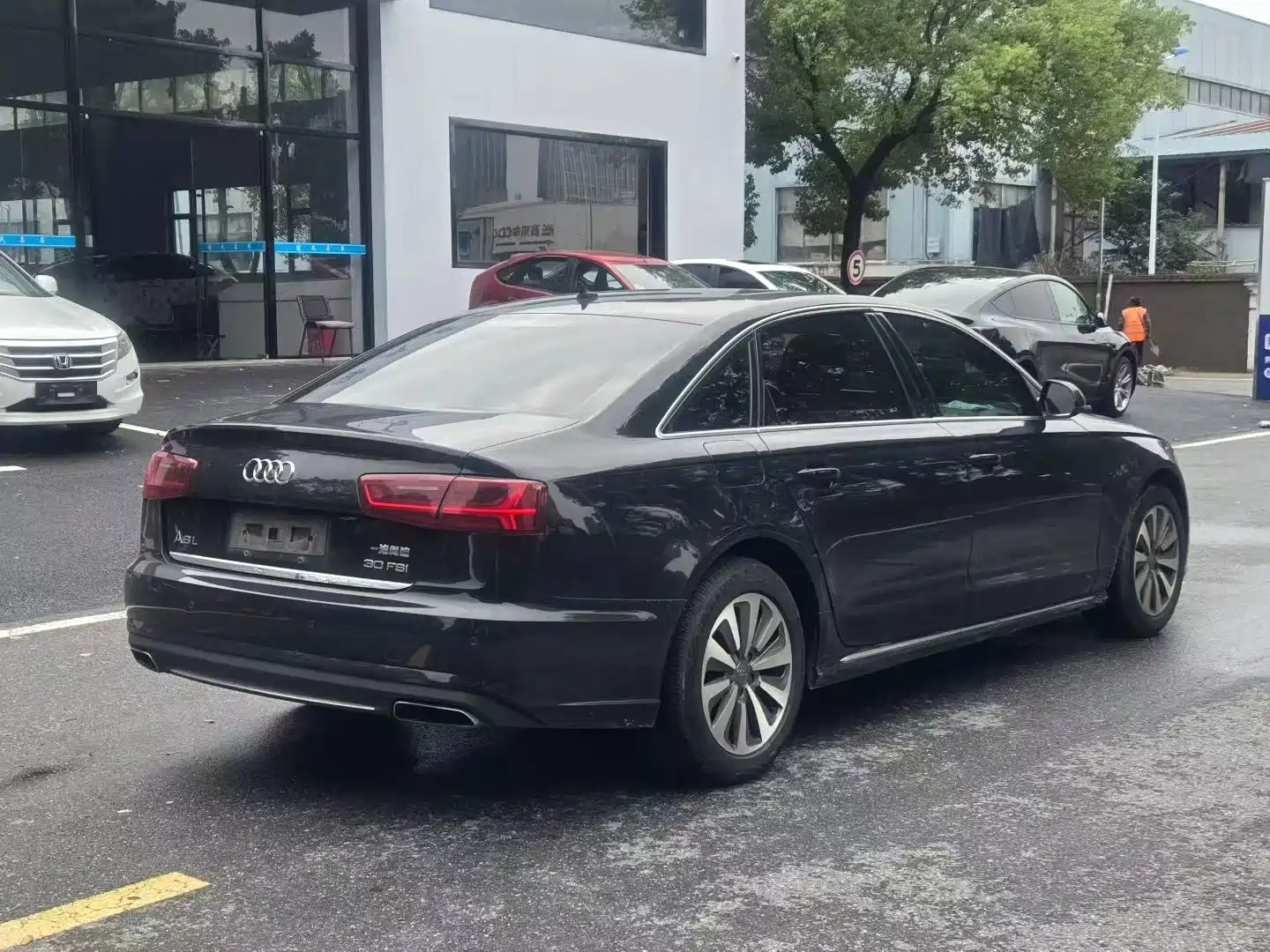 Photo 8 - Audi A6L