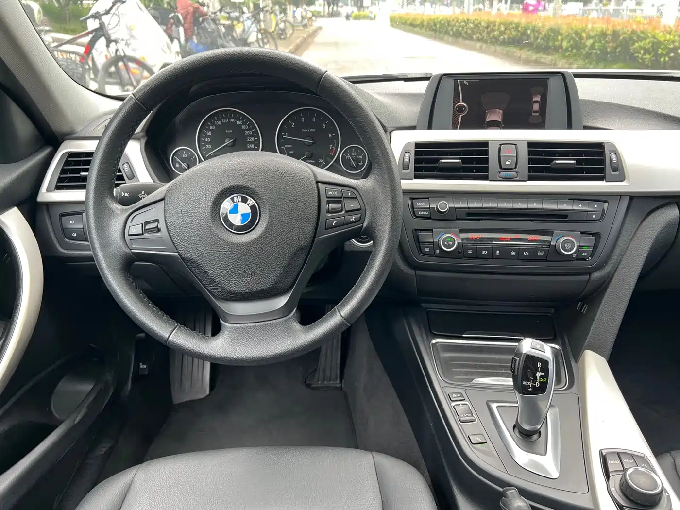 BMW 3 Series 2014 320Li Fashion фото 10