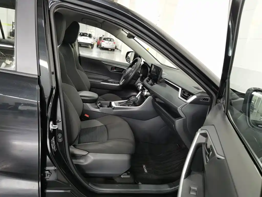 Toyota Wildlander 2025 2024 2.0L CVT FWD Leading Edition