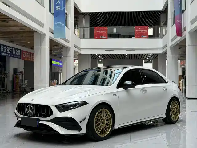 Mercedes-Benz A-Class AMG 2024 AMG A 35 L 4MATIC — фото 1