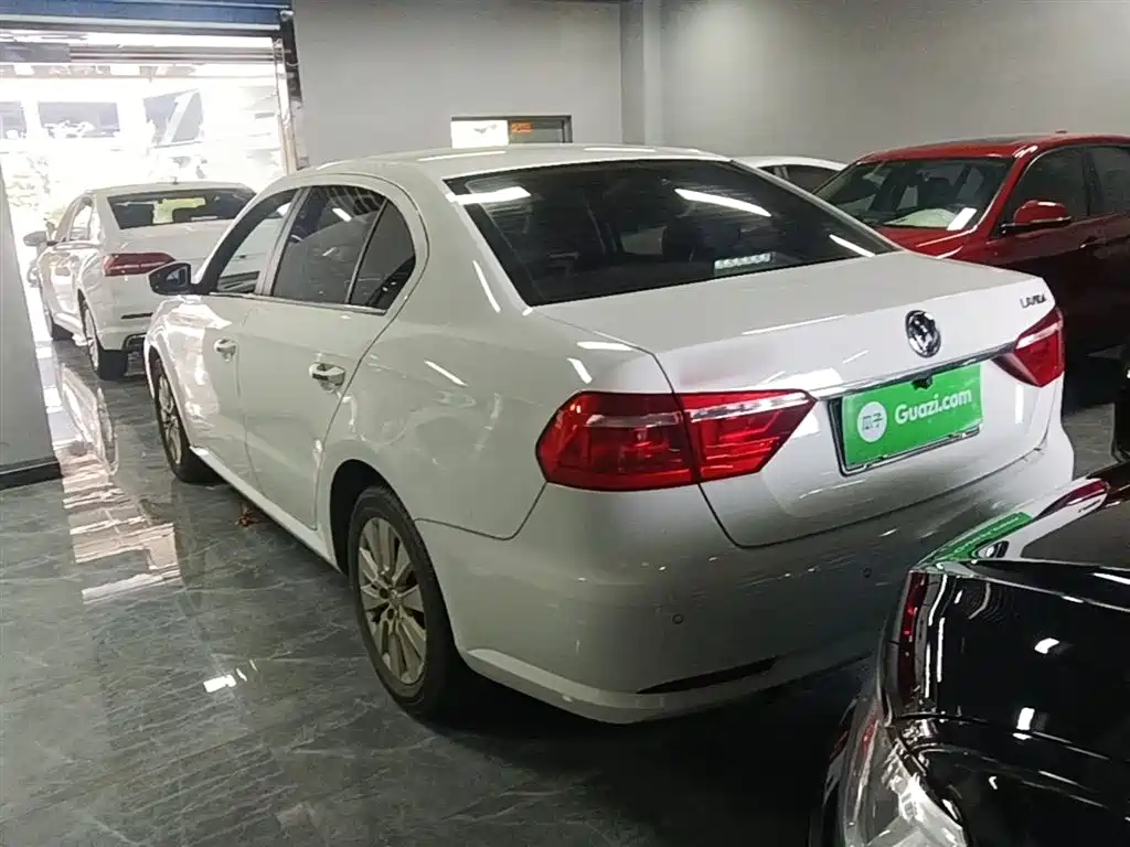 Volkswagen Lavida 2013 Facelift Classic 1.6L Automatic Comfort фото 5