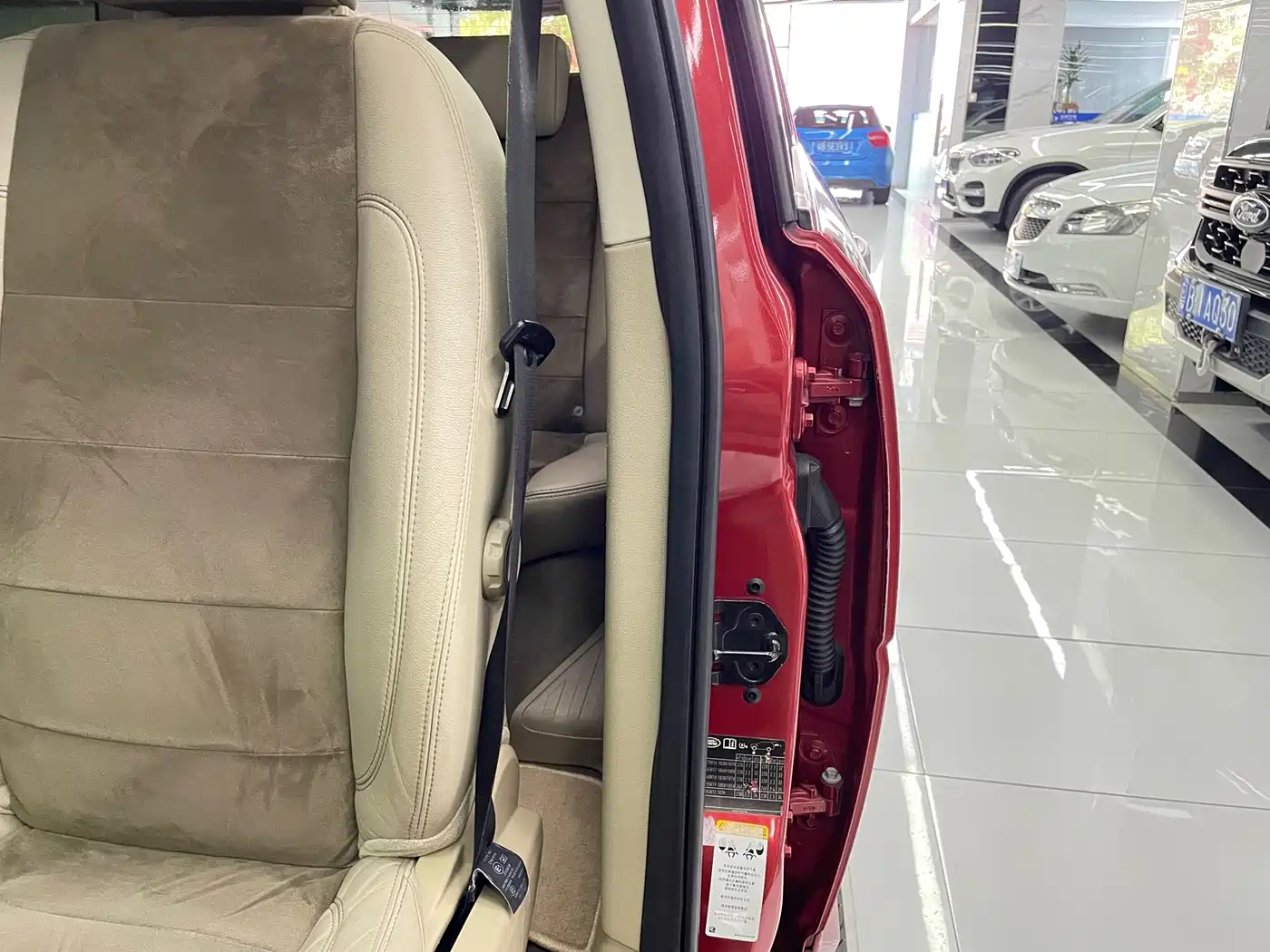 Land Rover Freelander 2 2011 3.2L China Red Limited Edition фото 32