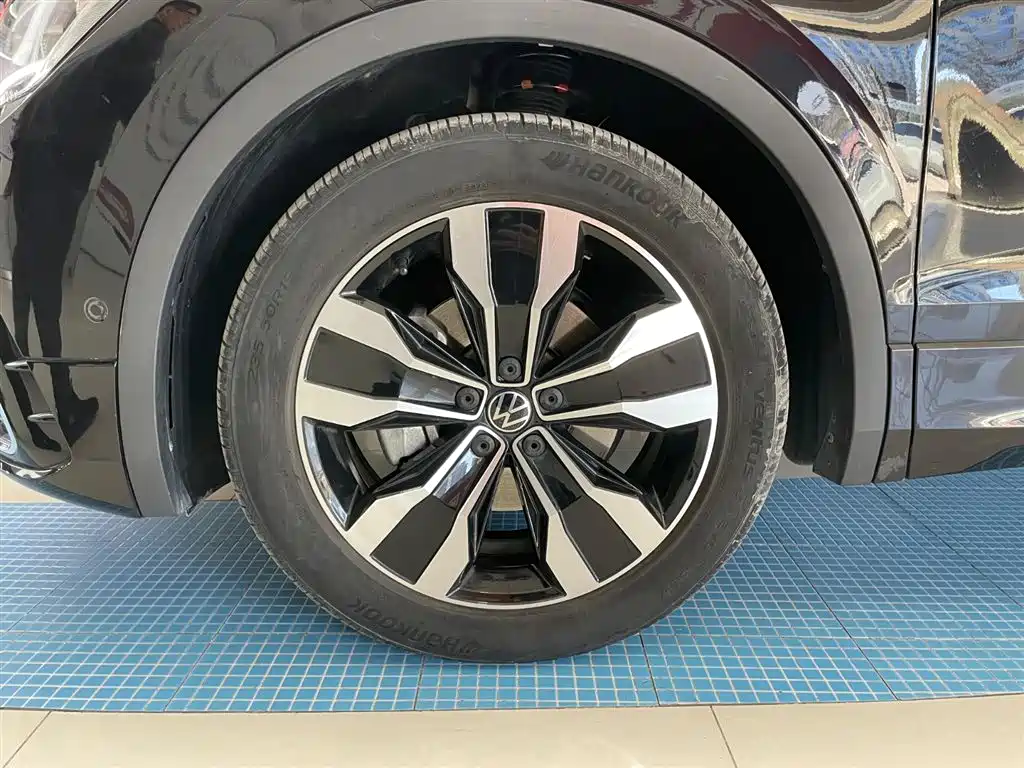 Volkswagen Tiguan L 2024 330TSI Automatic 2WD R-Line Premium Enjoyment Edition фото 27
