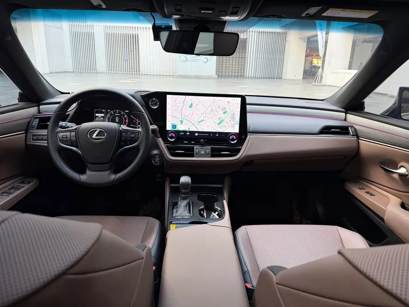 Lexus ES 2025 200 Ultimate Edition фото 10