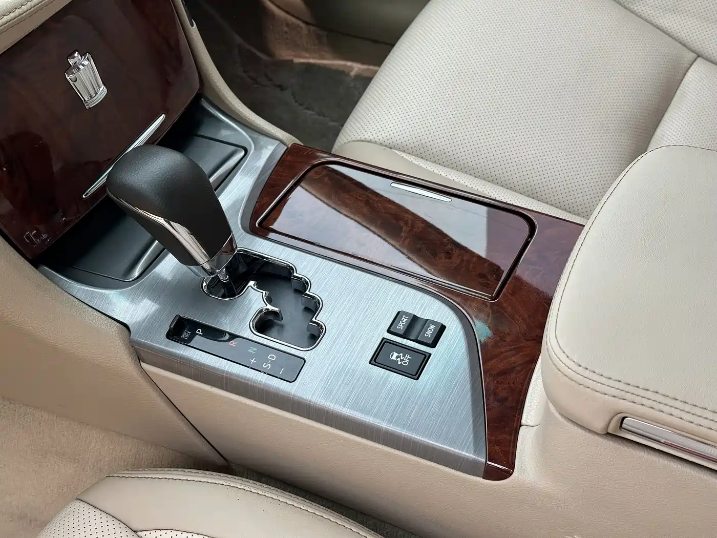 Toyota Crown 2010 2.5L Royal фото 15