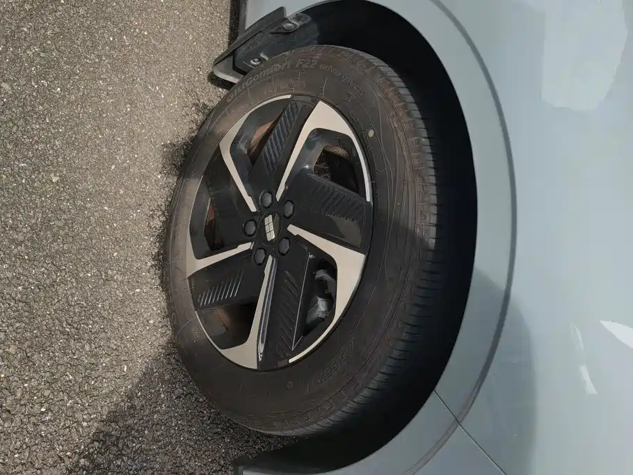 Geely Galaxy Galaxy L6 2025 2025 EM-i 140km Explorer+ Edition