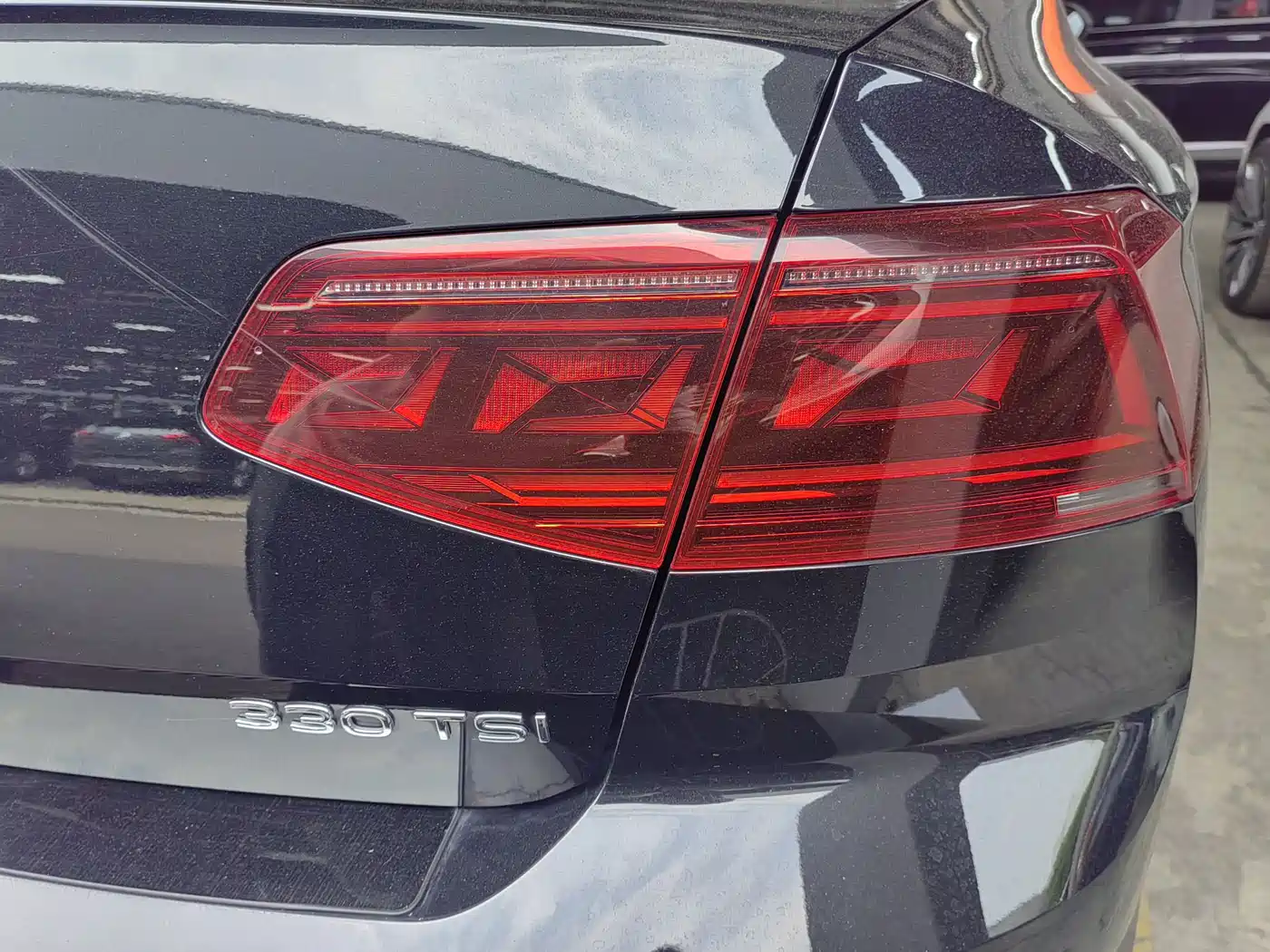 Volkswagen Magotan 2024 2 Million Units Public Sharing Edition 330TSI DSG Luxury фото 13
