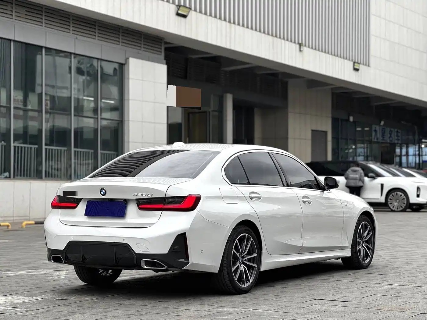 BMW 3 Series 2023 325Li M Sport Package фото 9