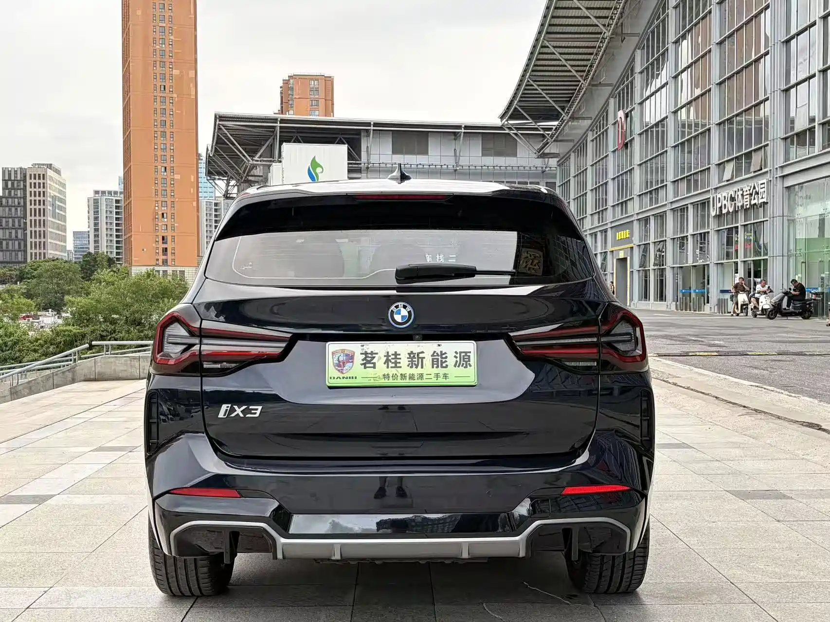 Фото 6 - BMW iX3