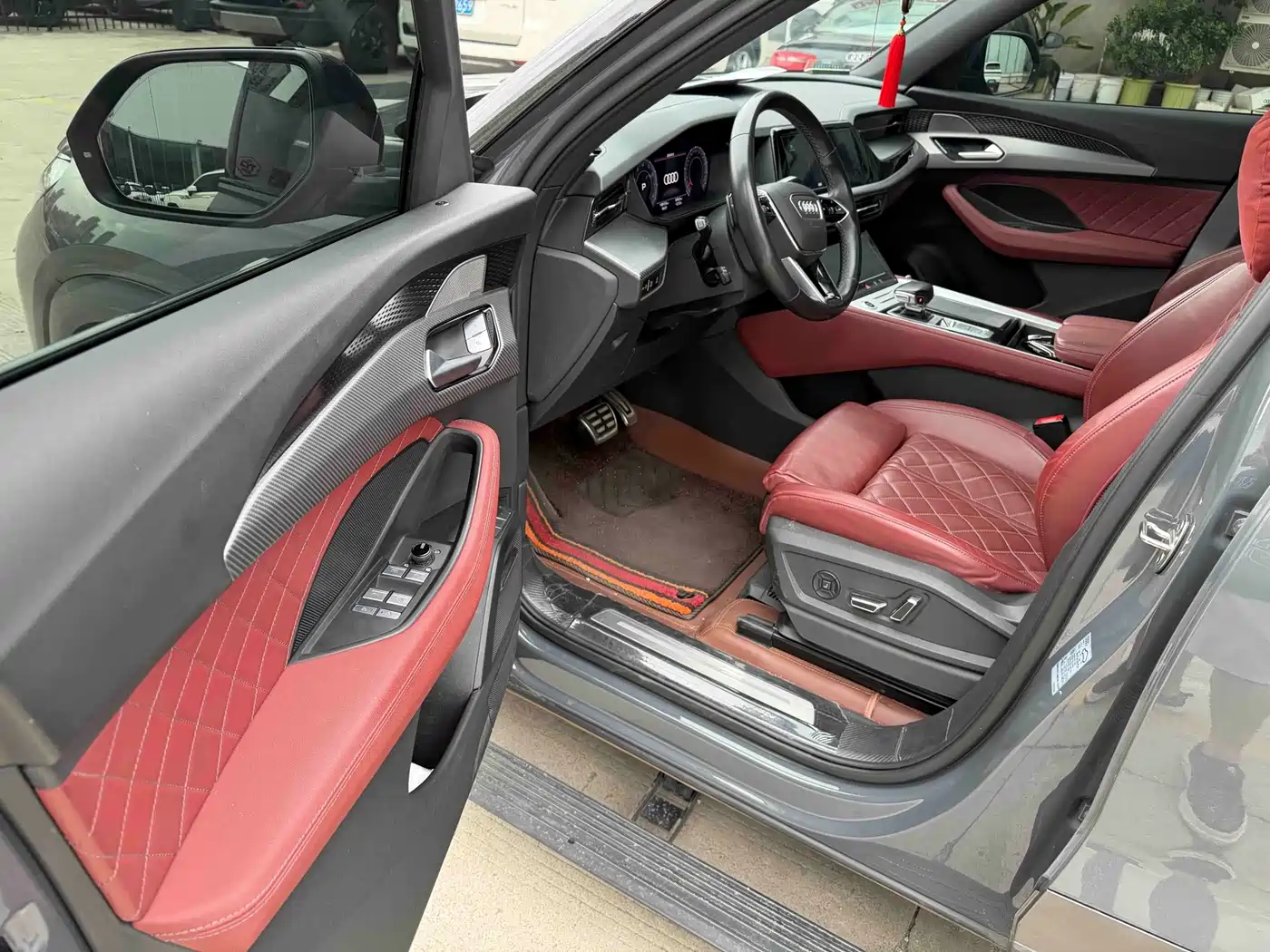 Audi Q6 2024 2024 45 TFSI quattro Shadow Warrior Edition 7-seater